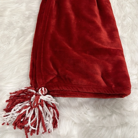 RAE DUNN Soft Plush Throw - Picture 9 of 9